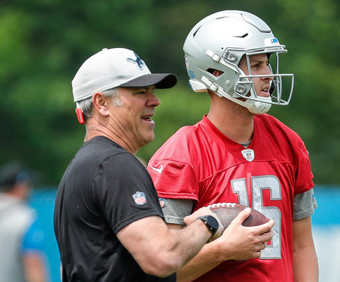 Detroit Lions quarterback Jared Goff speaks with Mark Brunell